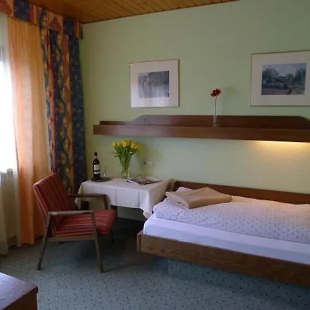 Schoenen Pensionat 3*